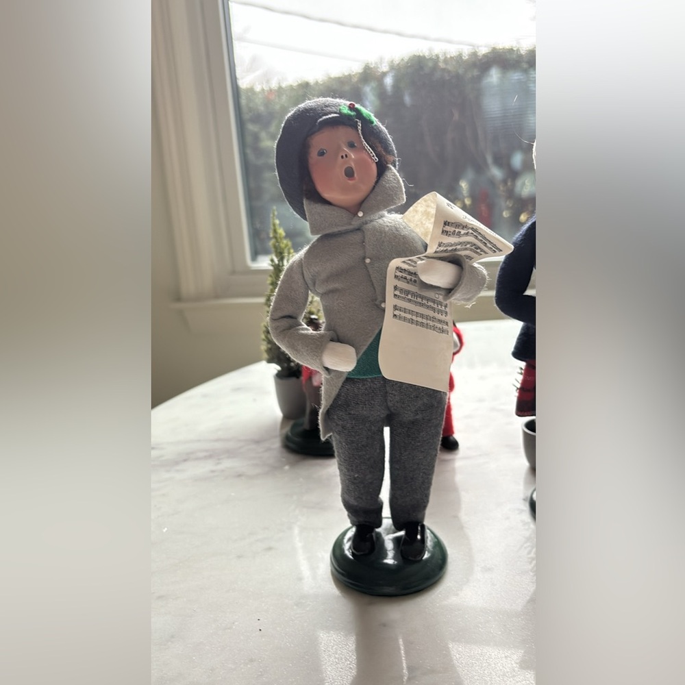 Byers choice caroler
